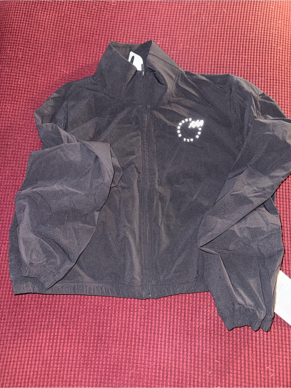 Lululemon Run Crew graphic set